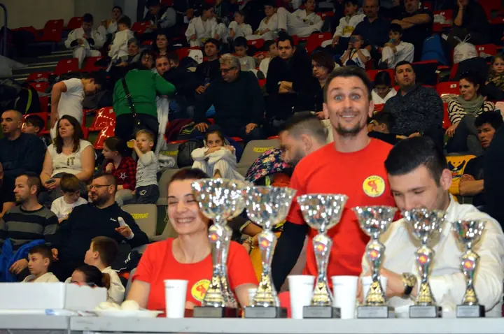 Masa cu trofee, la Cupa Miado's